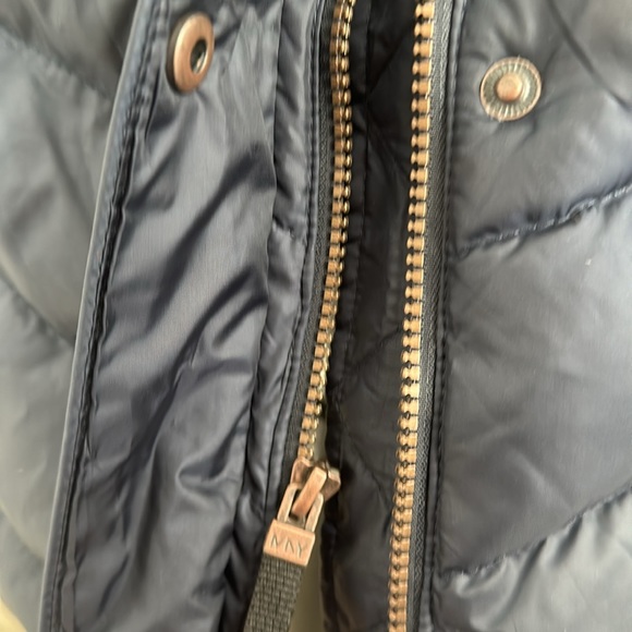 Marc New York Andrew Marc Down Jacket with removable Faux Fur Hood. - Picture 6 of 10